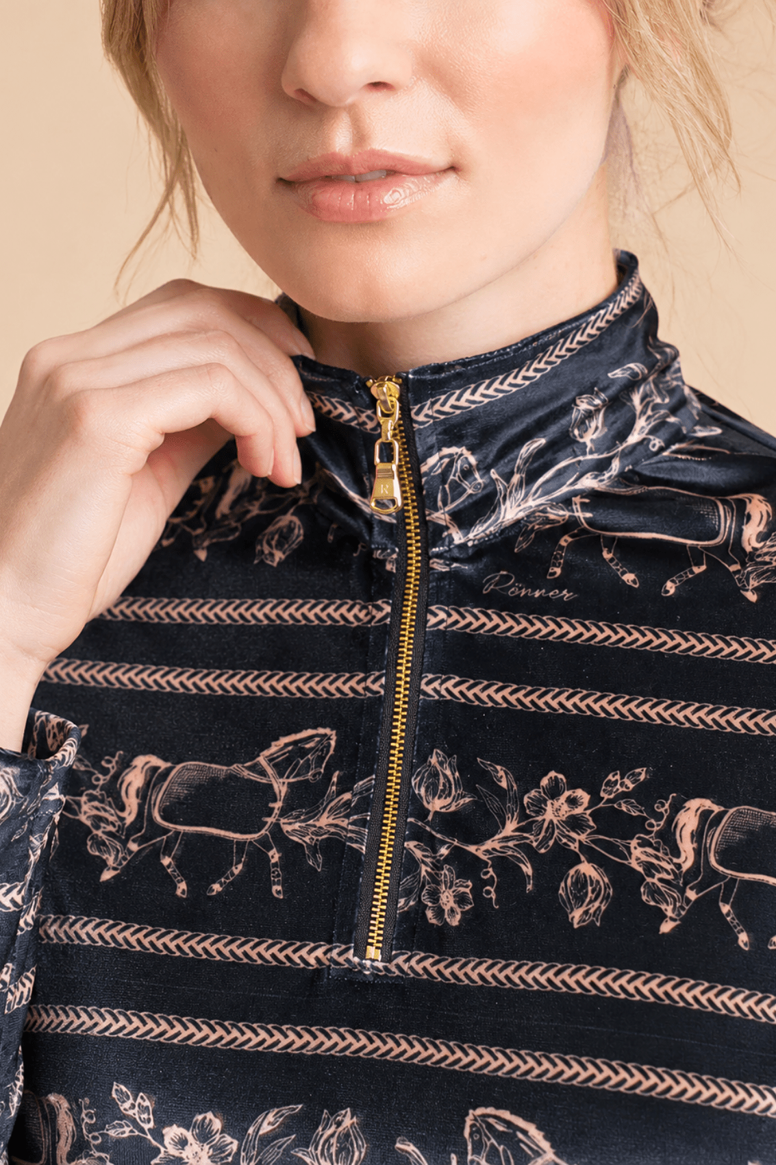 Velour Quarter Zip | Long Sleeve | Dancing Horses Print | Noir - RönnerShirtXS