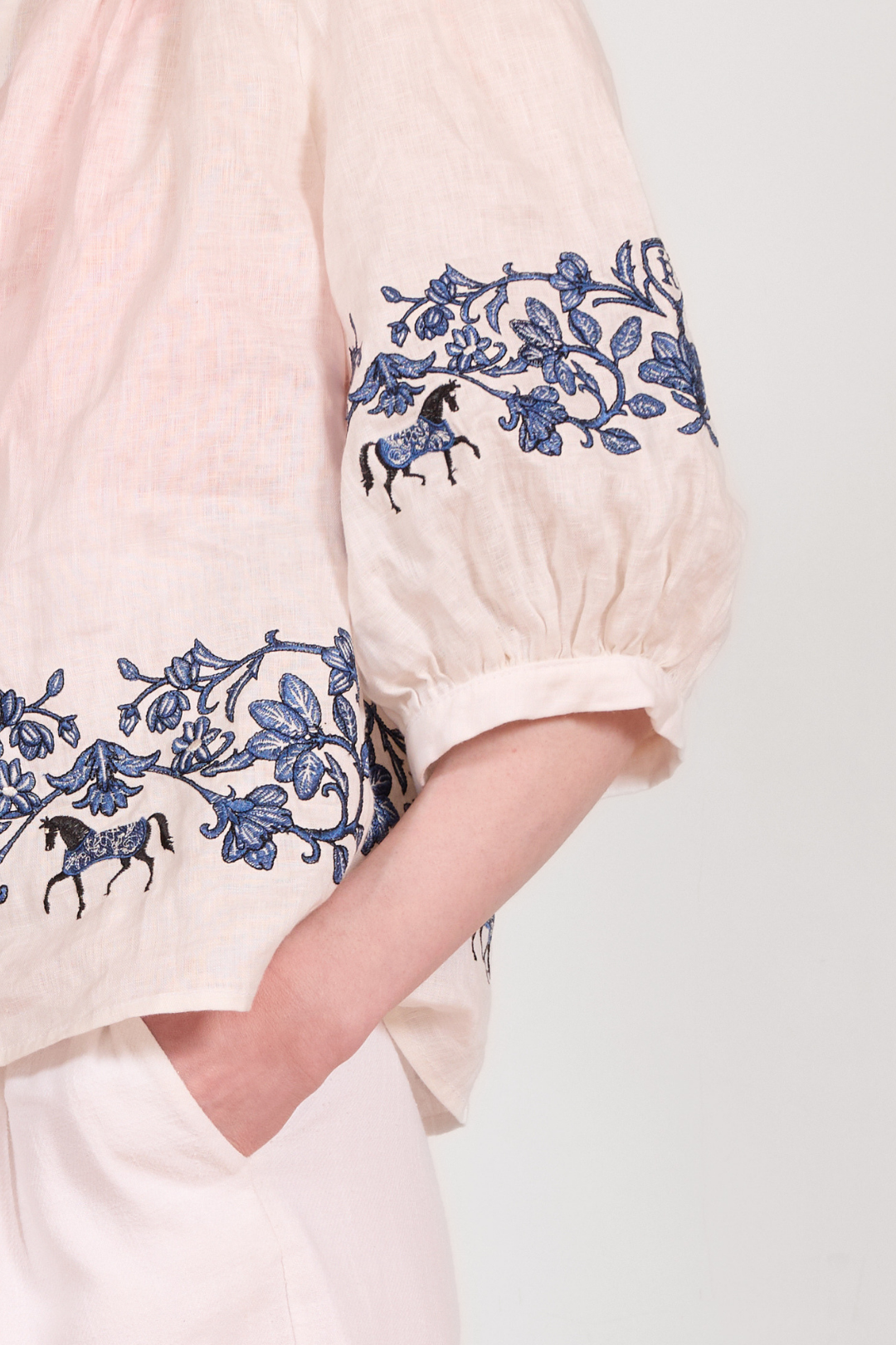 Florale Embroidered Linen Blouse | White