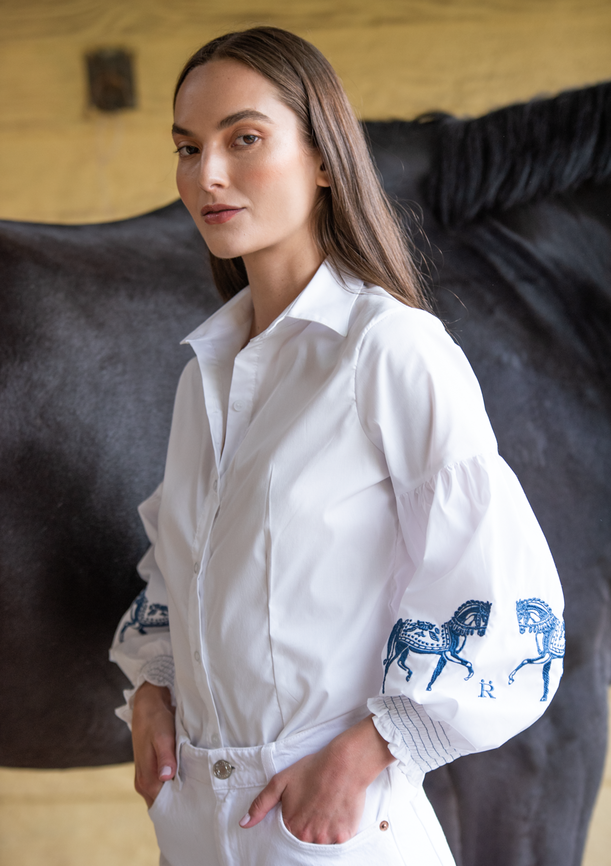 Annie Shirt Embroidered | White & Blue - Rönner