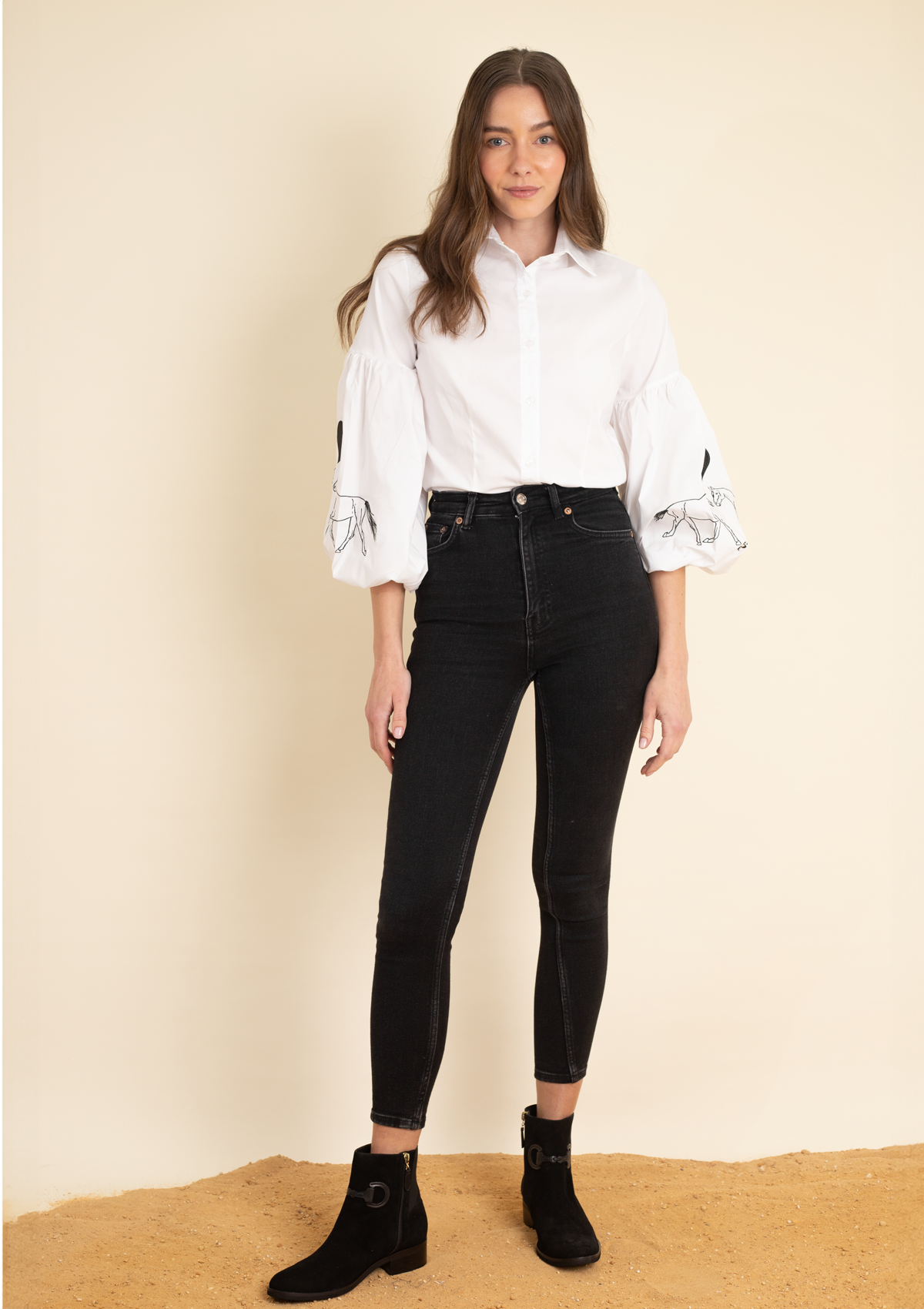 Annie Shirt Embroidered | White & Black - Rönner