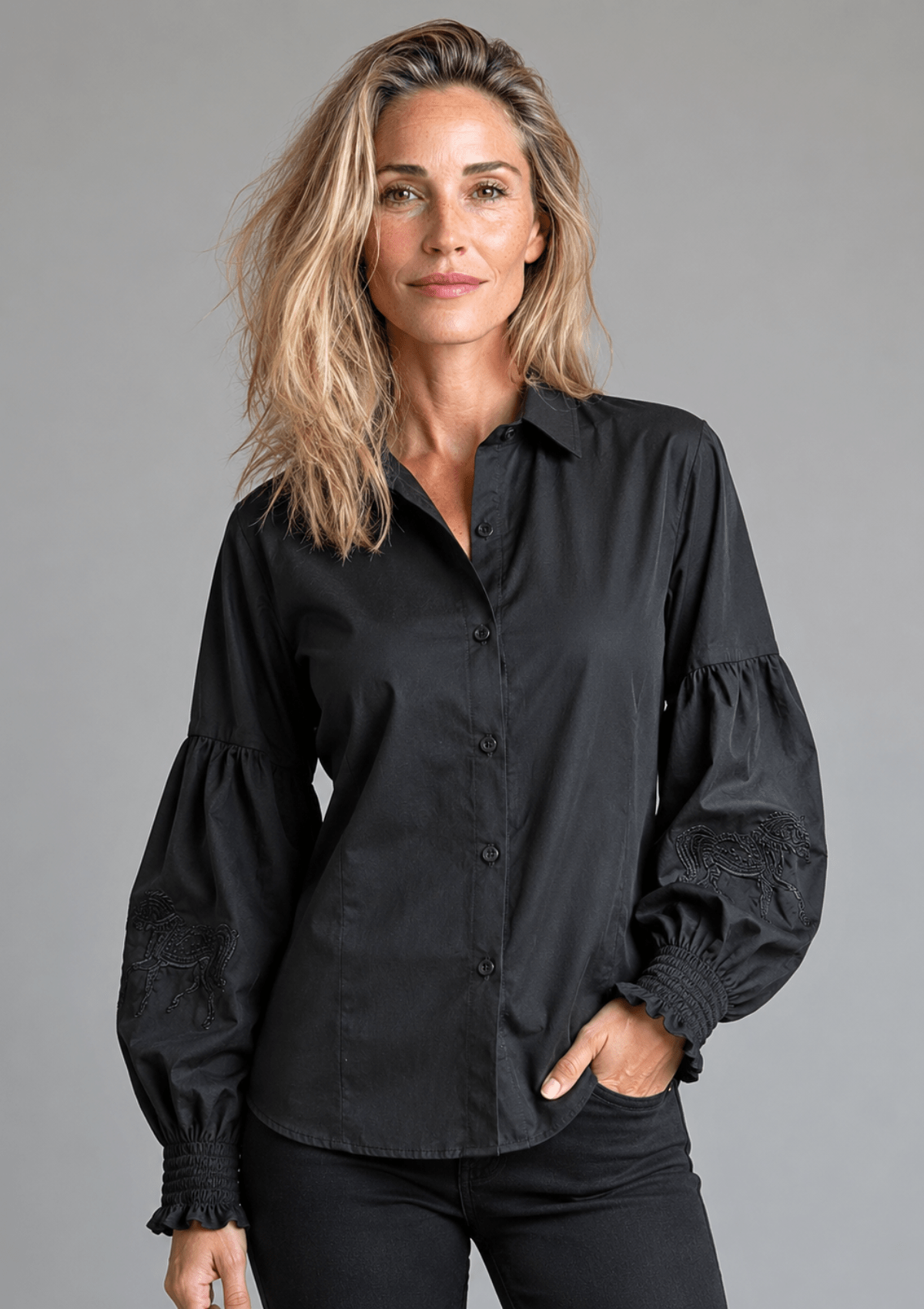 Annie Shirt Embroidered | Black - RönnerBlouseXS
