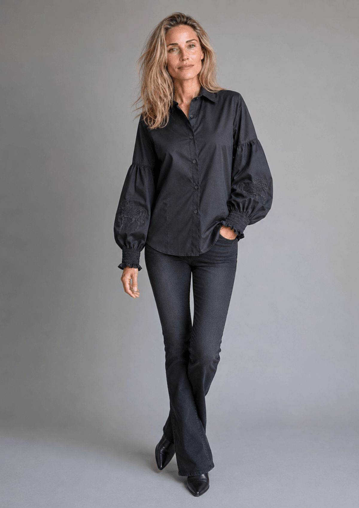 Annie Shirt Embroidered | Black - RönnerBlouseXS