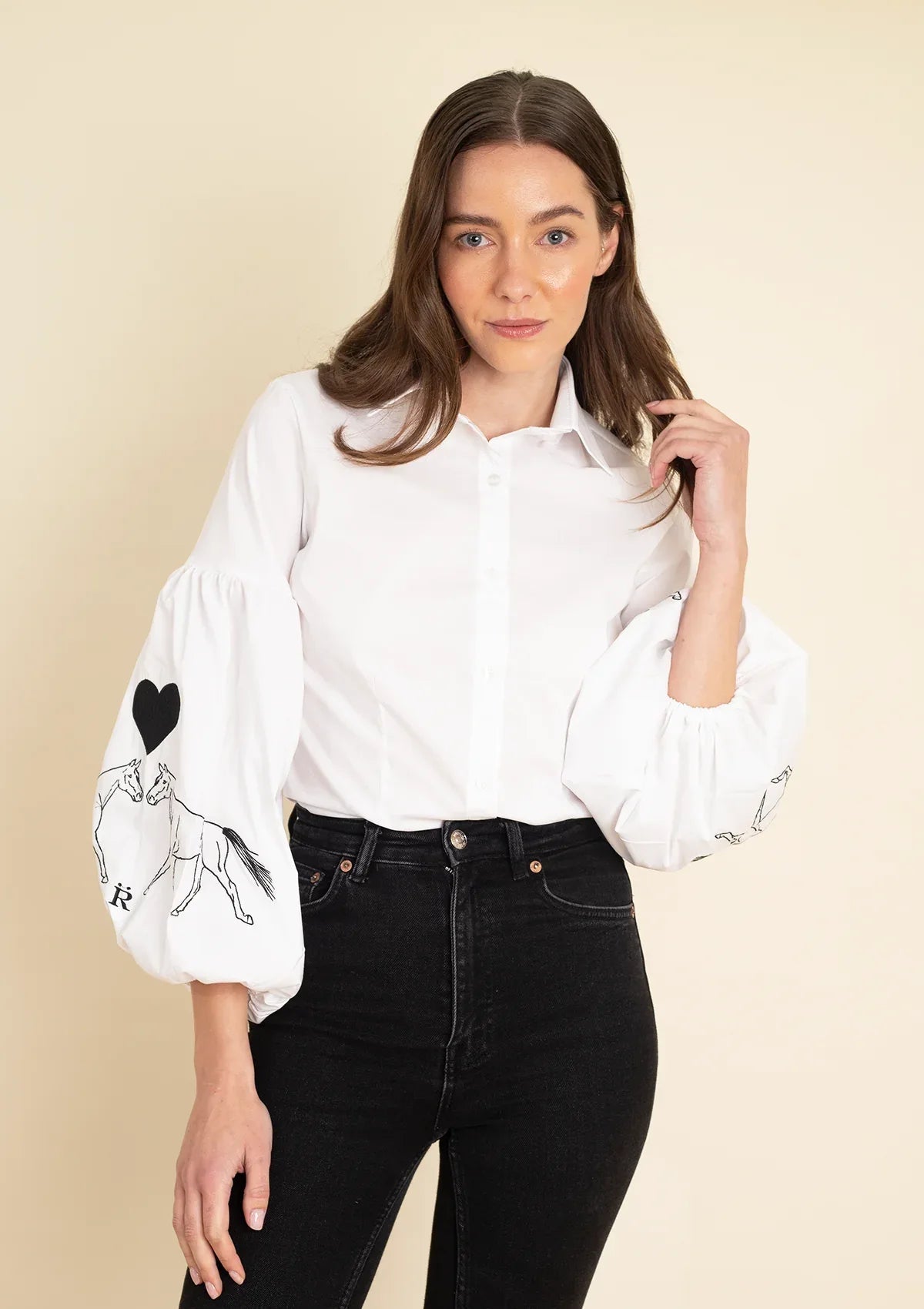 Annie Shirt Embroidered | Love - RönnerShirtXS