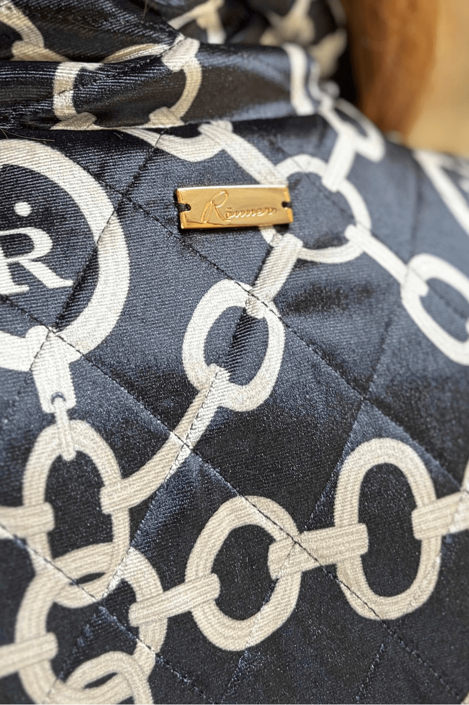 Aros | Florence Quilted Vest | Velvet - RönnerVestBlack