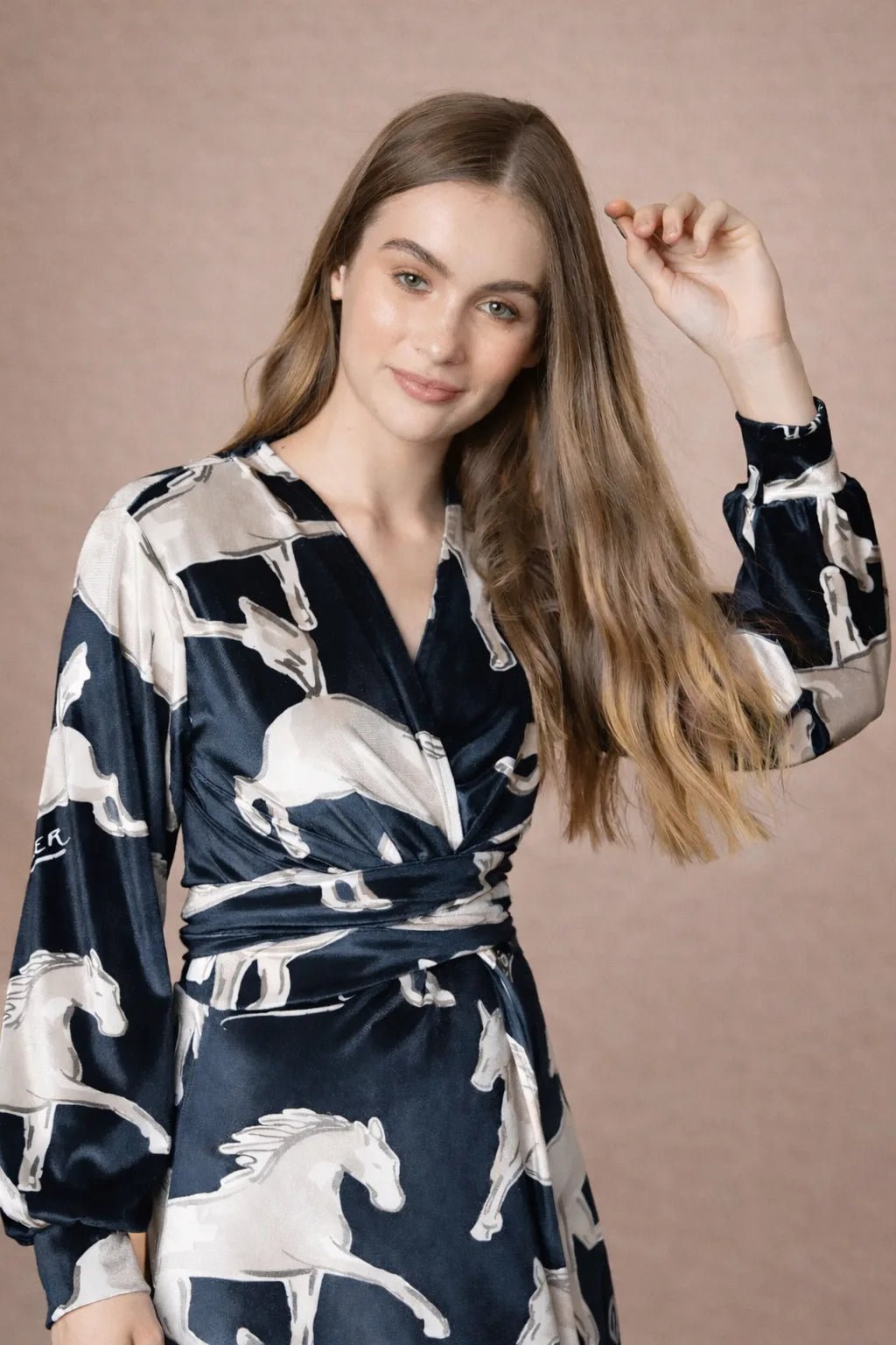 Artemis Velvet Dress | Volt Print | Noir - RönnerDressXS