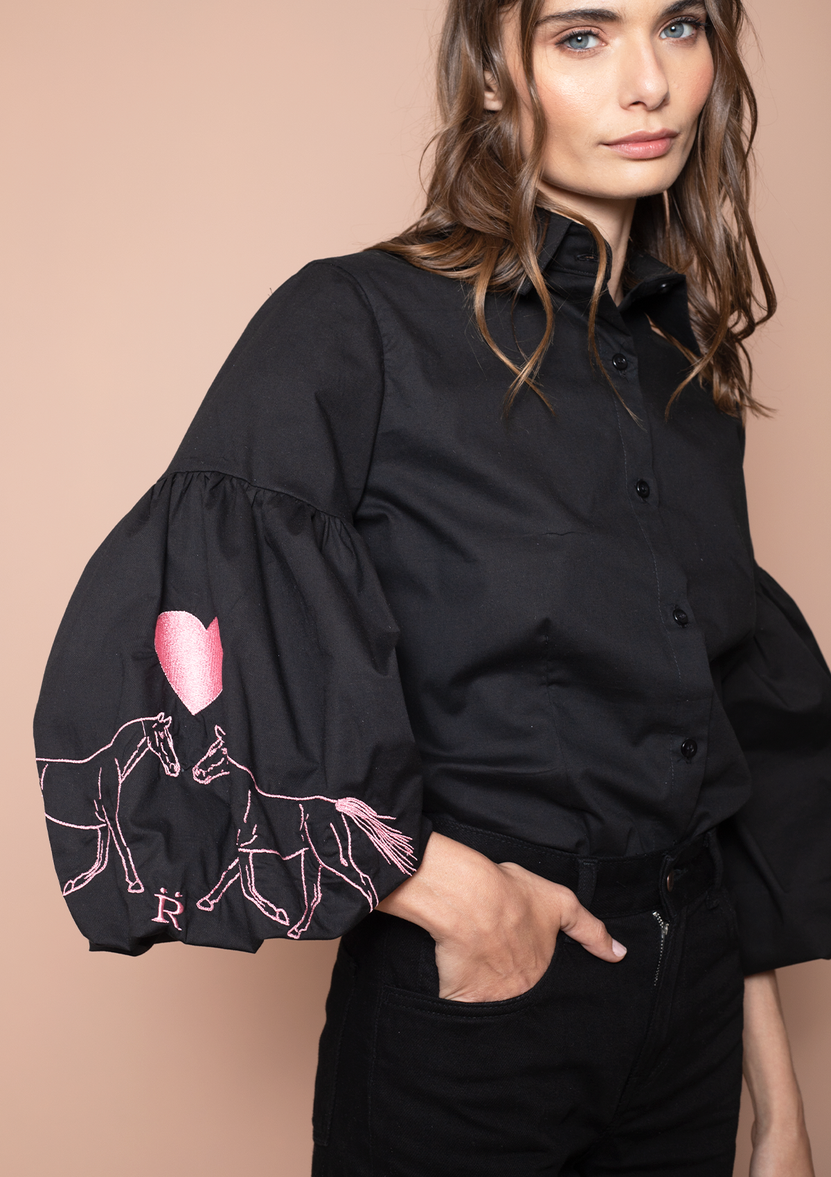 Annie Shirt Embroidered | Black & Pink