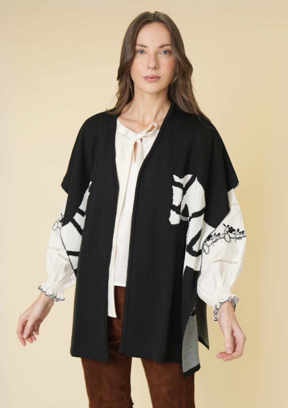 Marina Poncho | Classic Knit - RönnerBlack and Gold