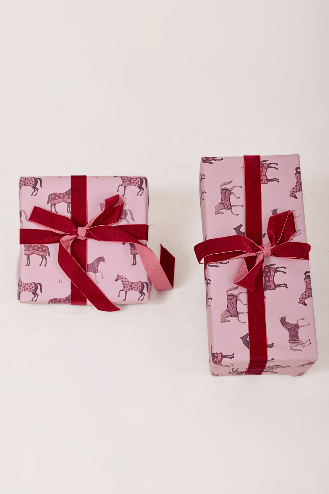 Poise Equestrian Wrapping Paper - RönnerGift-Wrapping Service