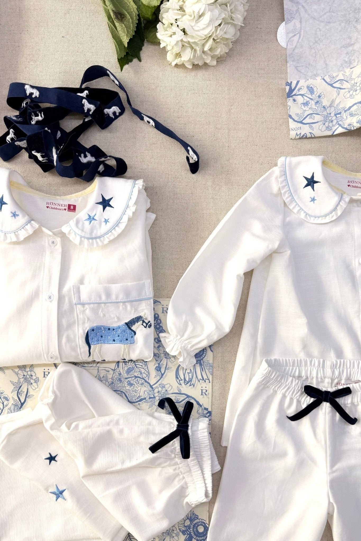 Stars & Horses Children's PJ's Set - RönnerLong Sleeve Set2 yrs