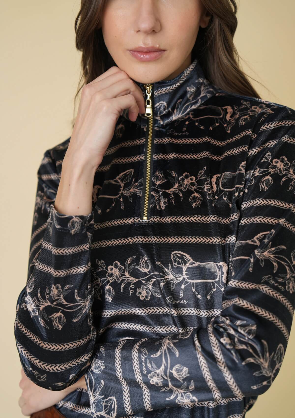 Velour Q-Zip | Long Sleeve | Dancing Horses Print | Noir