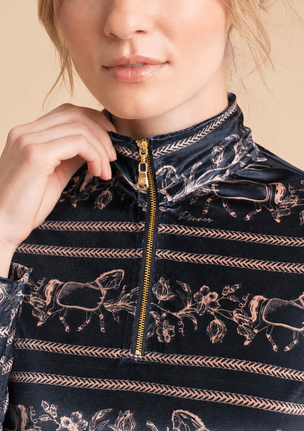 Velour Quarter Zip | Long Sleeve | Dancing Horses Print | Noir - RönnerShirtXS